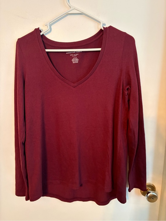 American Eagle Outfitters Tops - Size medium American Eagle Outfitters Long Sleeve V-Neck Top